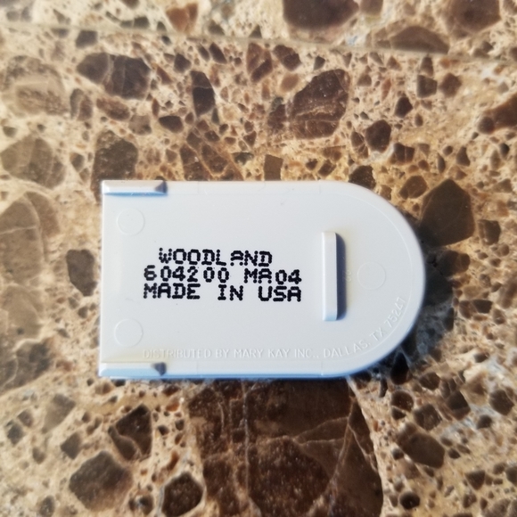 Woodland: Mary Kay Eye Color - Picture 2 of 7